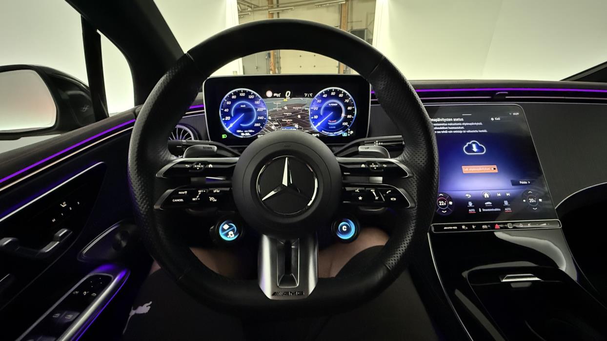 MERCEDES-BENZ EQE 2024