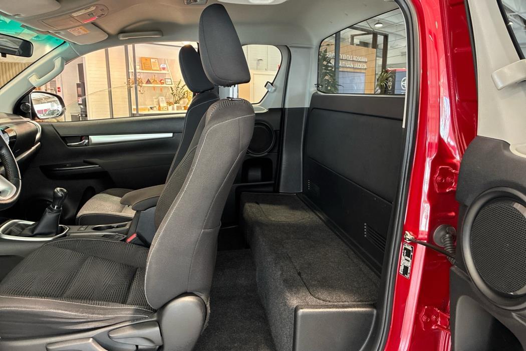 TOYOTA Hilux 2016
