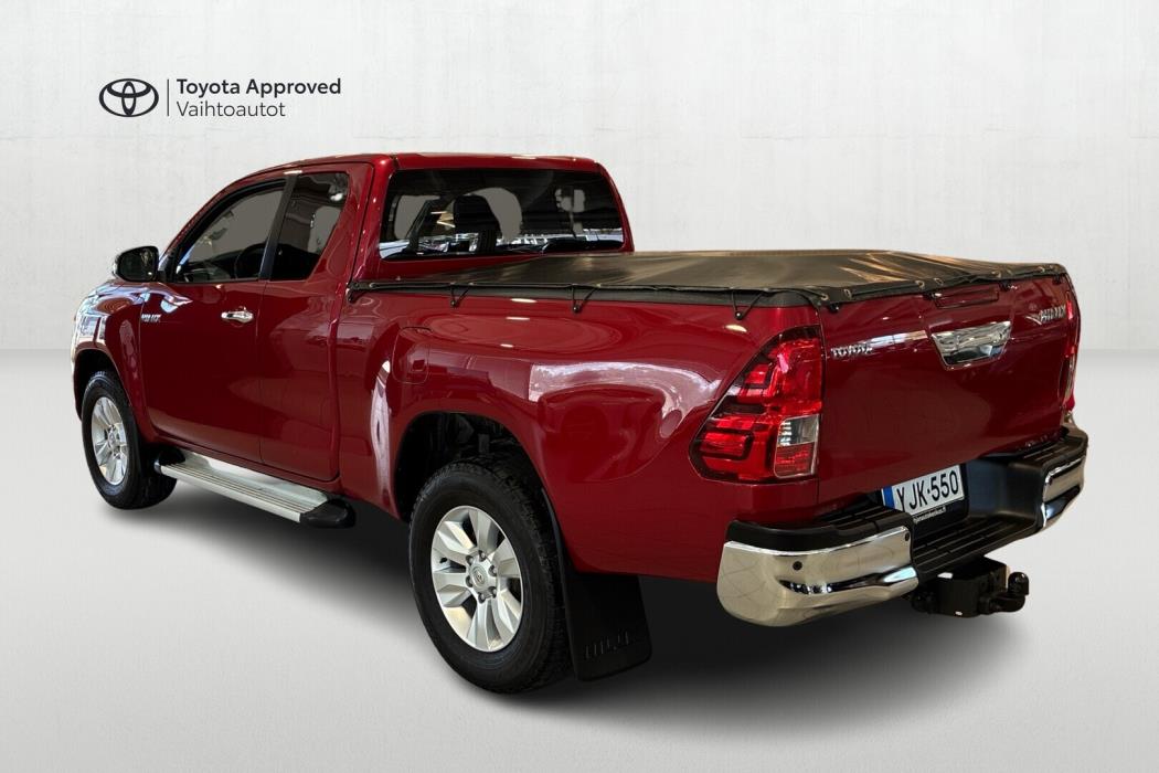 TOYOTA Hilux 2016