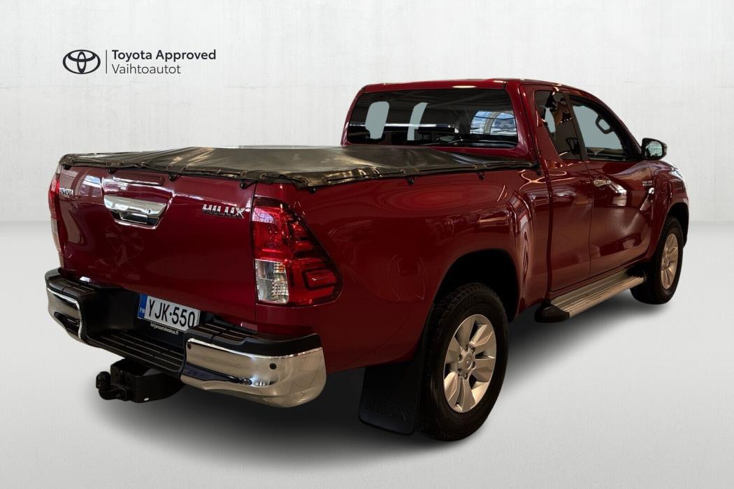 TOYOTA Hilux 2016