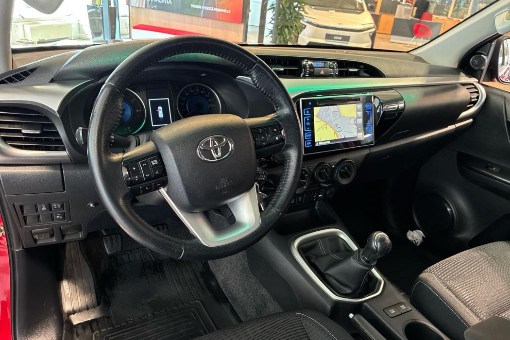 TOYOTA Hilux 2016