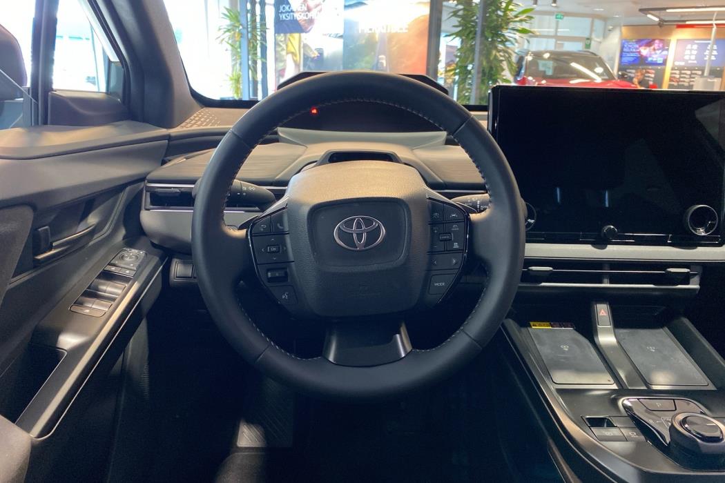 TOYOTA C-HR+ 2026