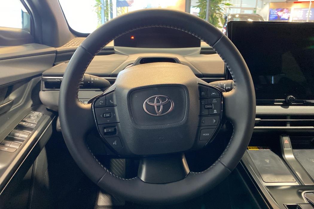 TOYOTA C-HR+ 2026