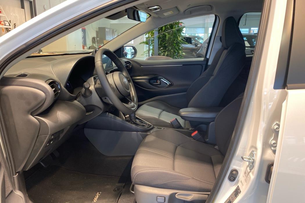 TOYOTA YARIS 2026