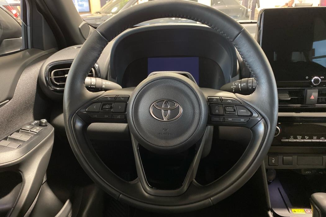 TOYOTA Yaris Cross 2026