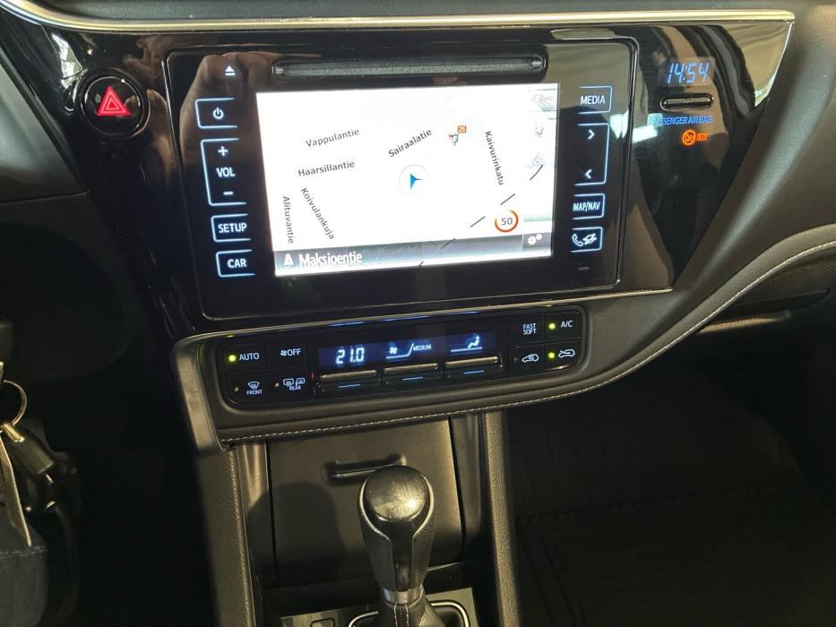 TOYOTA Auris 2015