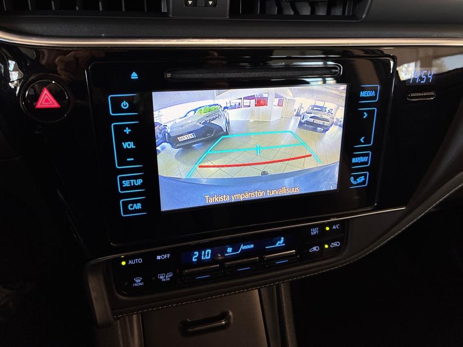 TOYOTA Auris 2015