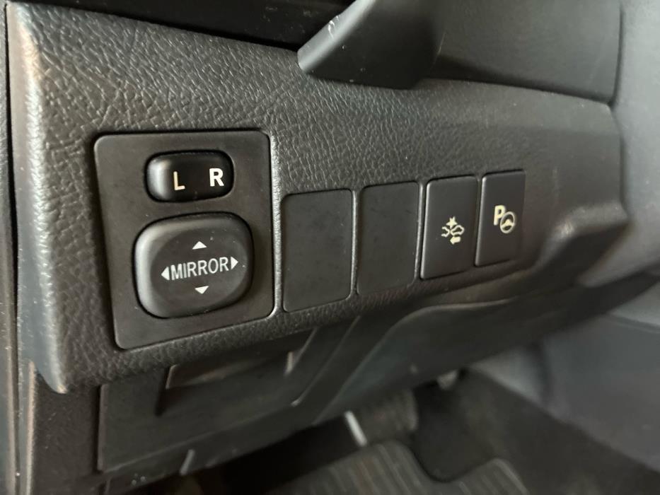 TOYOTA Auris 2015