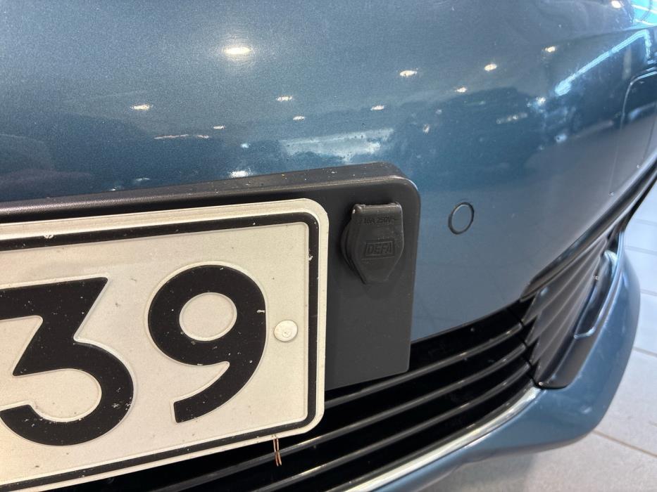 TOYOTA Auris 2015