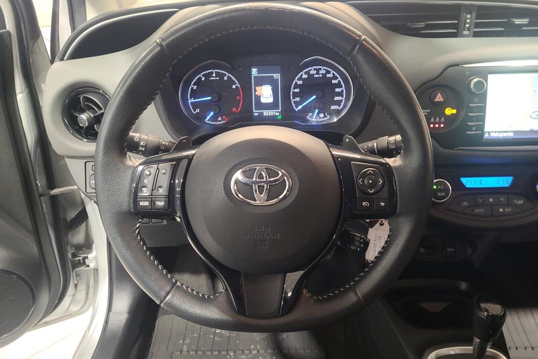 TOYOTA Yaris 2018