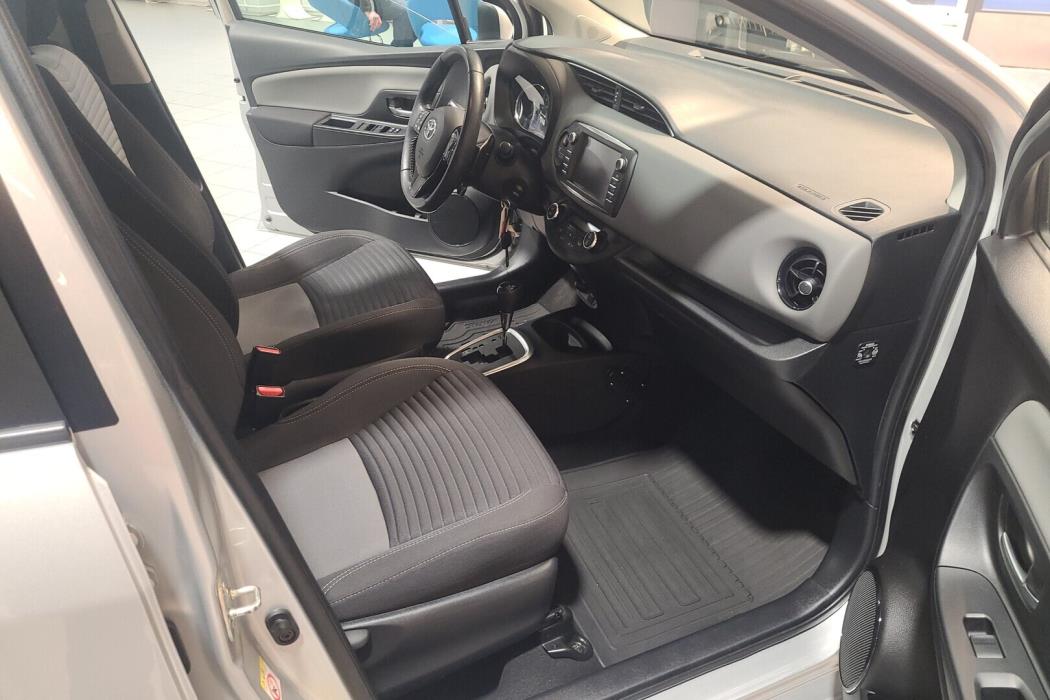 TOYOTA Yaris 2018