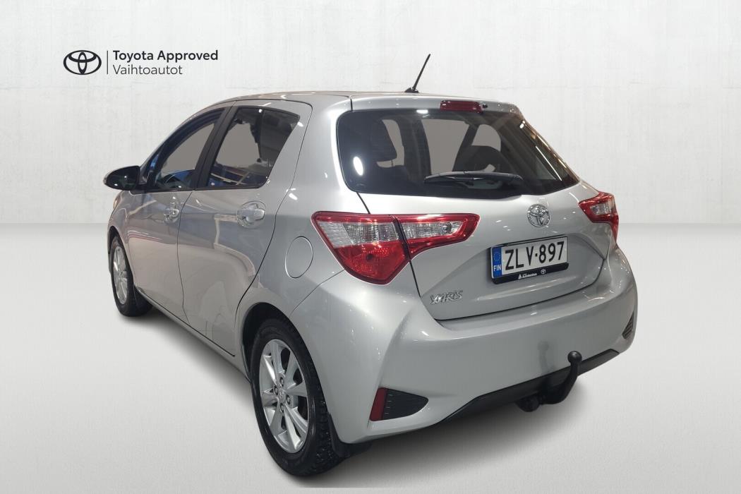 TOYOTA Yaris 2018