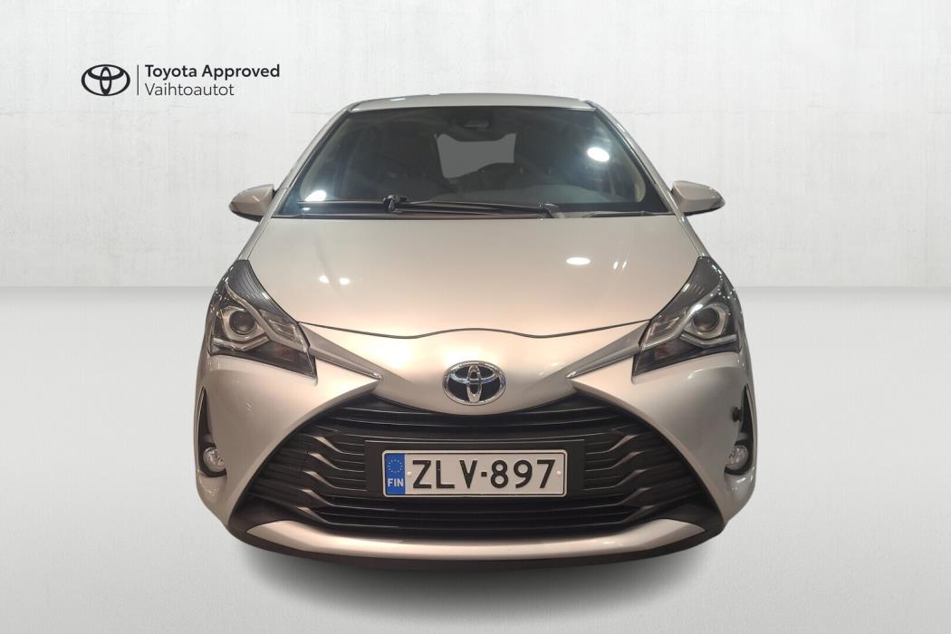 TOYOTA Yaris 2018