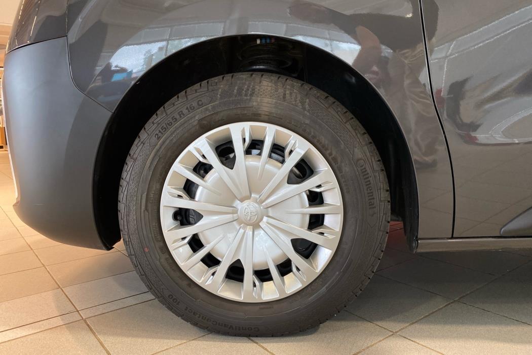 TOYOTA PROACE 2025
