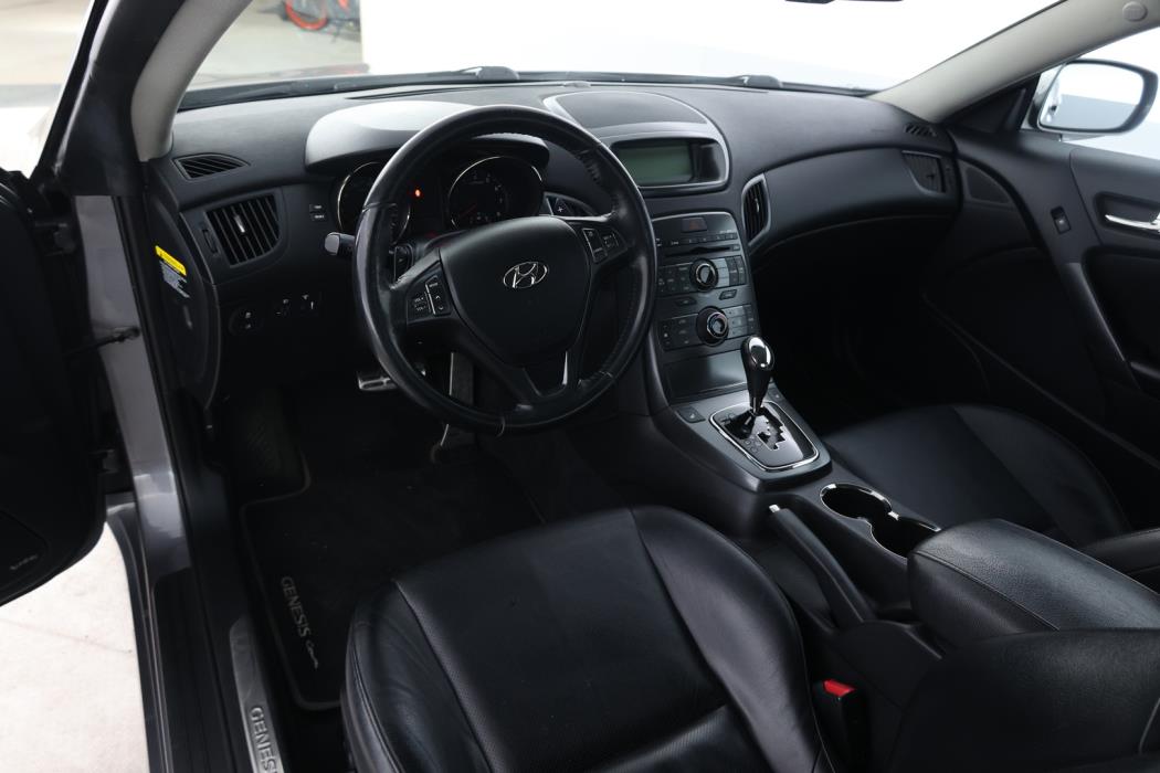 HYUNDAI Genesis Coupe 2011