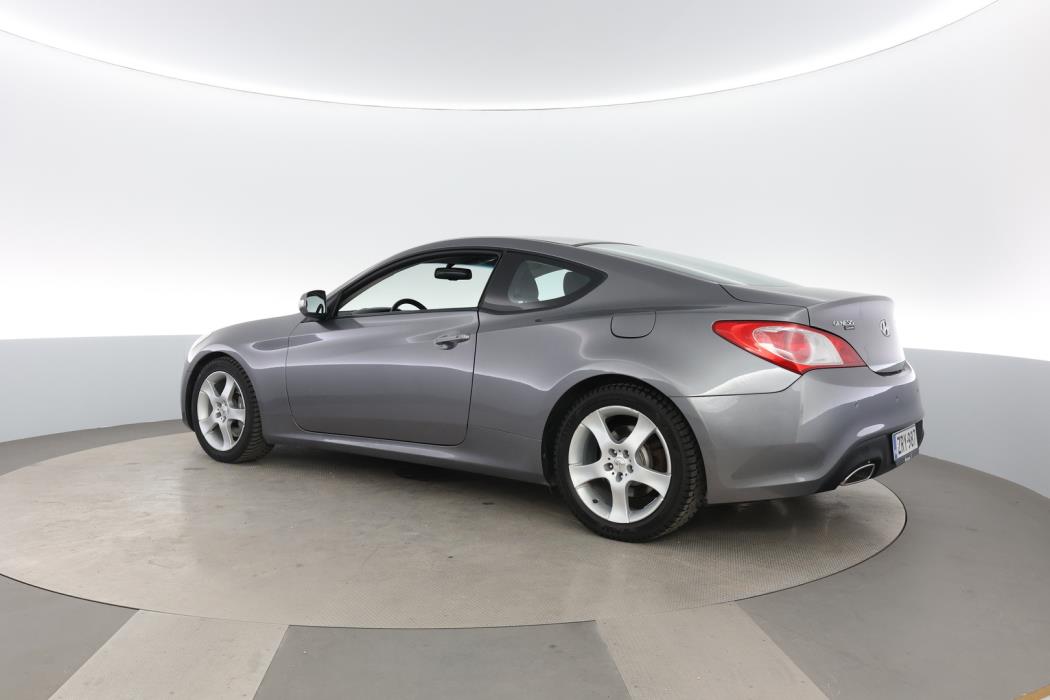 HYUNDAI Genesis Coupe 2011
