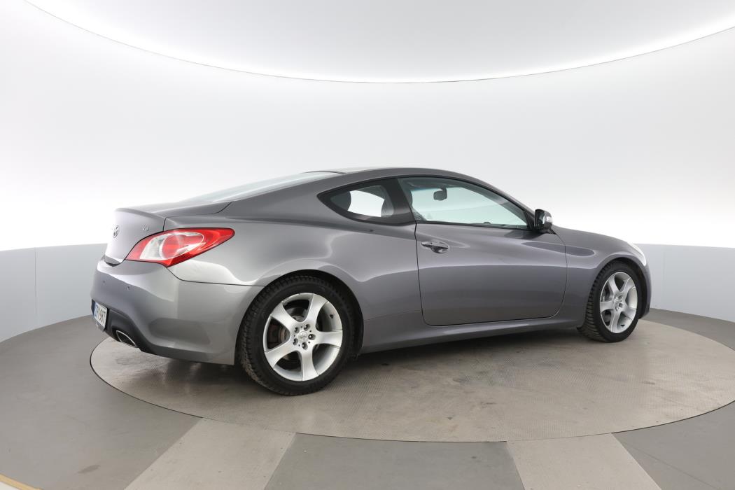 HYUNDAI Genesis Coupe 2011