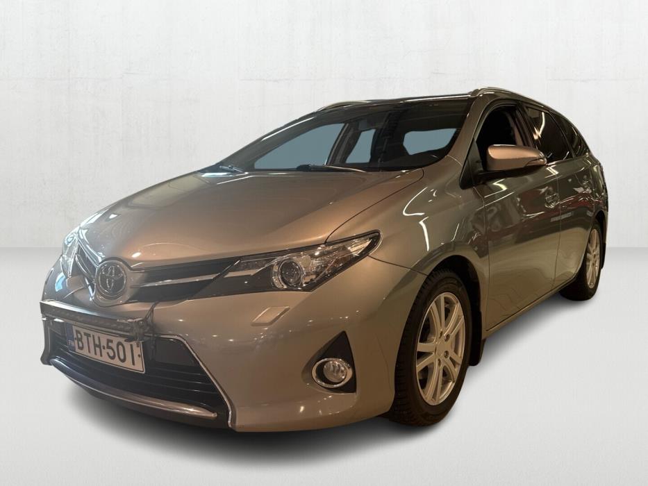 TOYOTA Auris 2015