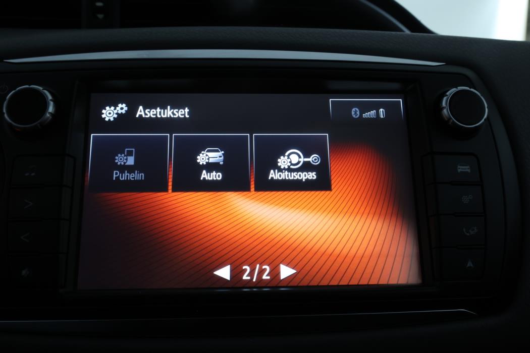 TOYOTA Yaris 2016