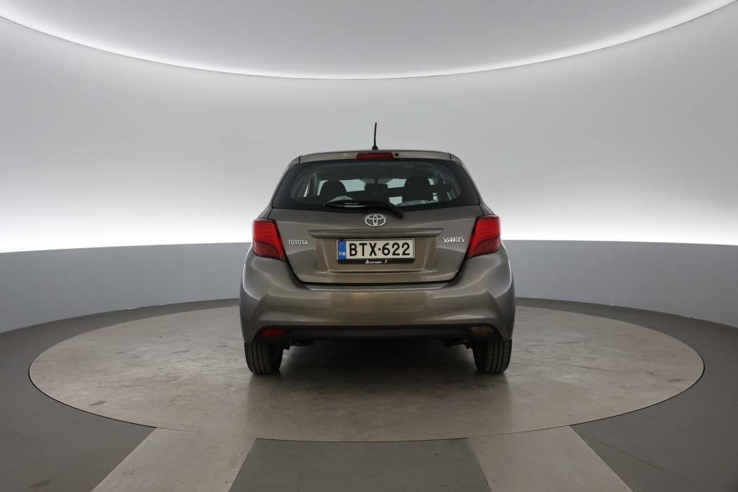 TOYOTA Yaris 2016