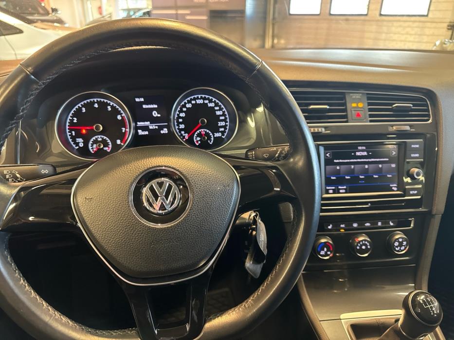 VOLKSWAGEN Golf 2019