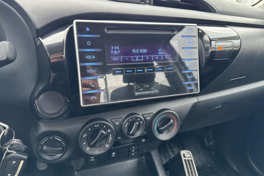 TOYOTA Hilux 2019