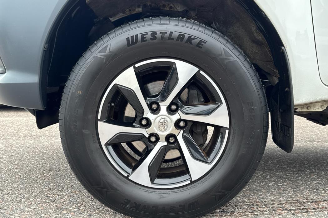 TOYOTA Hilux 2019
