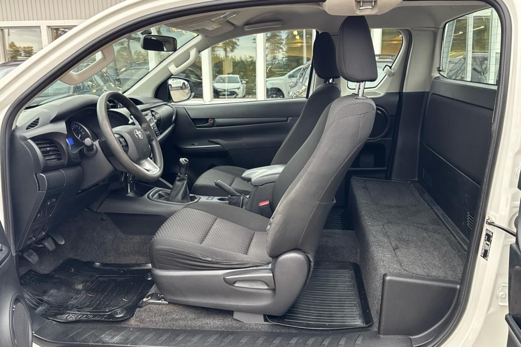TOYOTA Hilux 2019