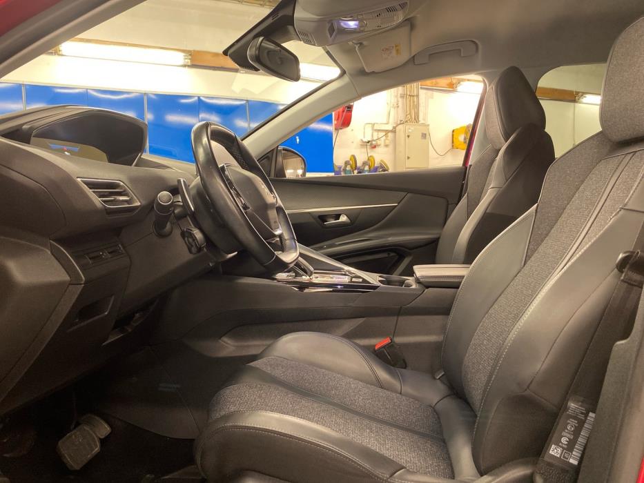 PEUGEOT 3008 2020