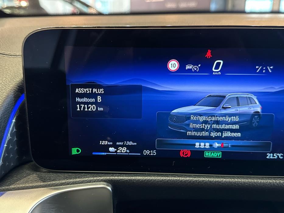 MERCEDES-BENZ EQB 2024