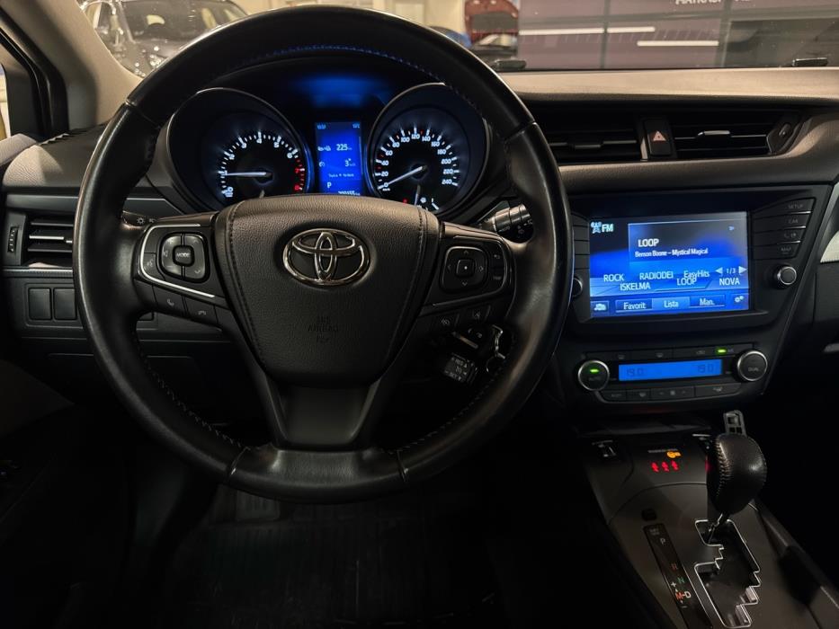 TOYOTA Avensis 2016