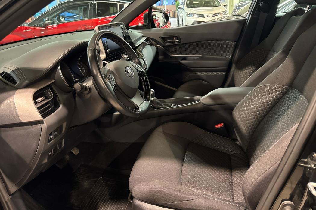 TOYOTA C-HR 2021
