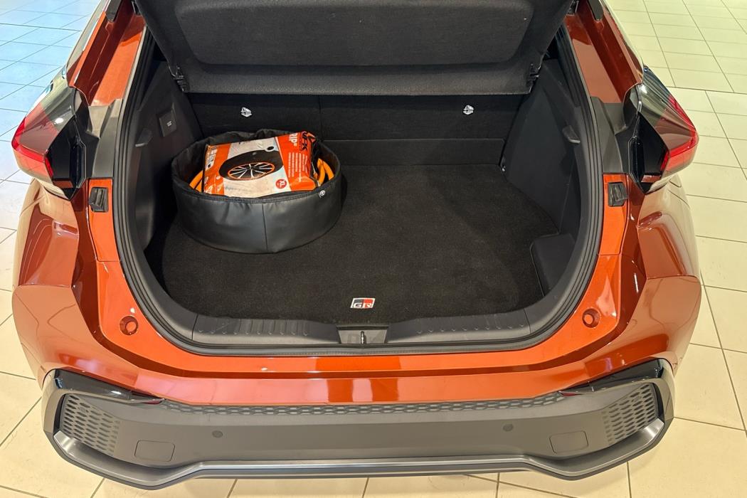 TOYOTA C-HR 2025