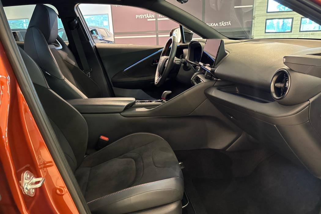 TOYOTA C-HR 2025