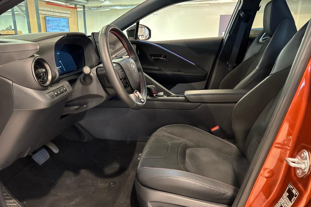 TOYOTA C-HR 2025