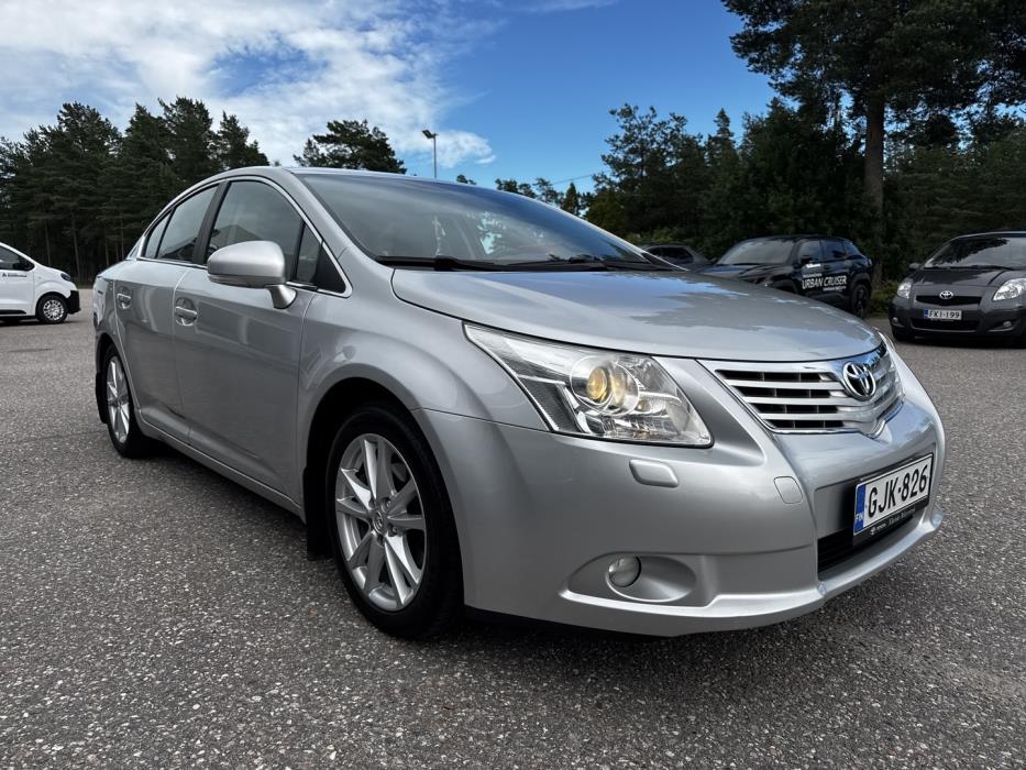 TOYOTA Avensis 2011