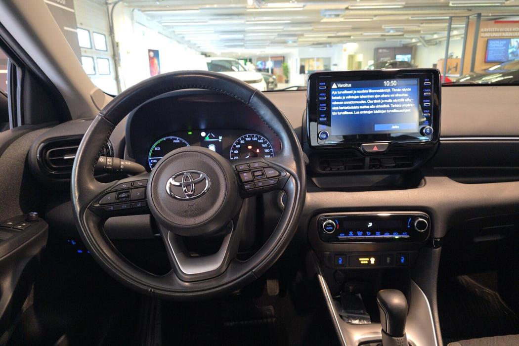 TOYOTA Yaris 2021