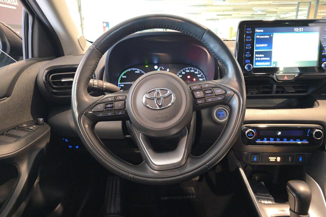 TOYOTA Yaris 2021