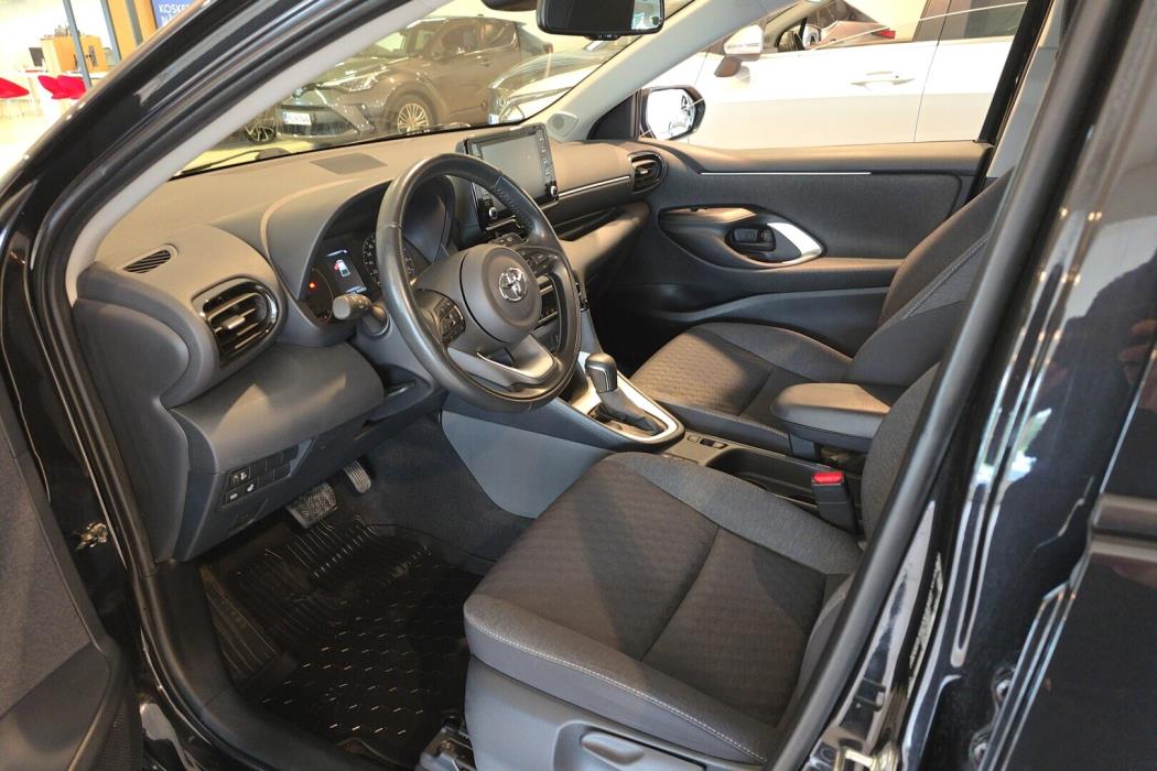 TOYOTA Yaris 2021