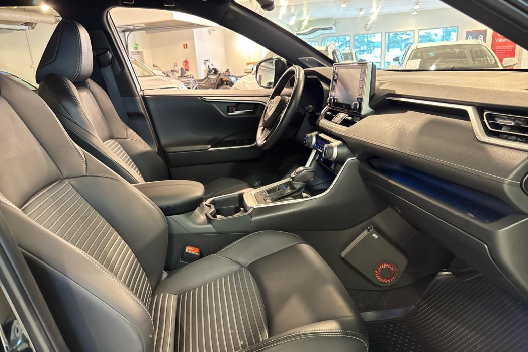 TOYOTA RAV4 2021