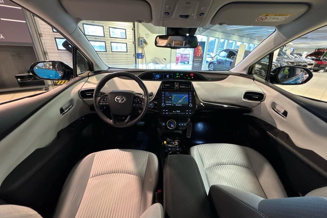 TOYOTA Prius Plug-in 2021