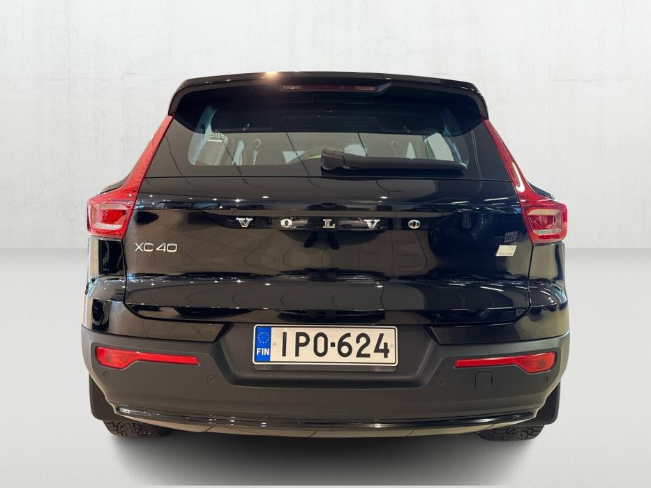 VOLVO XC40 2022