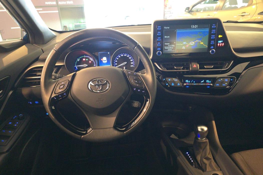 TOYOTA C-HR 2023