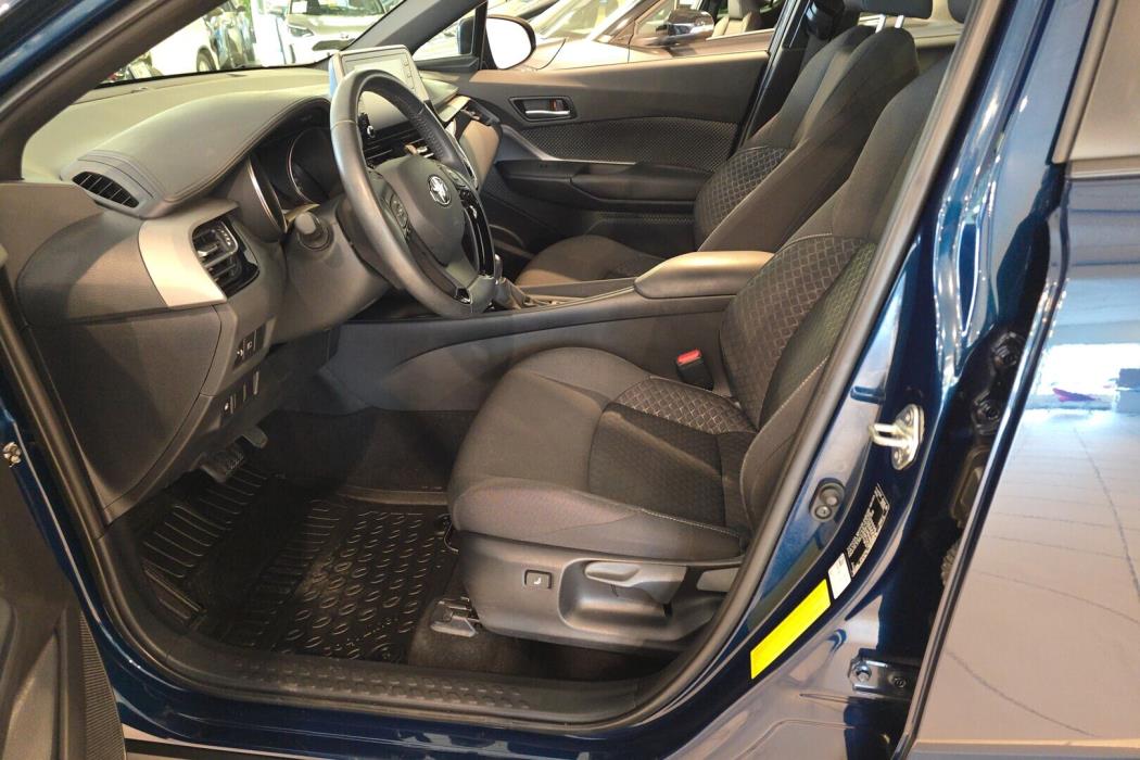 TOYOTA C-HR 2023