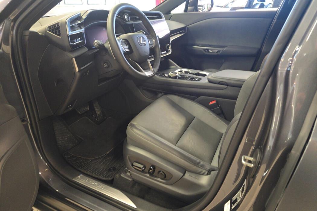LEXUS RZ 2024