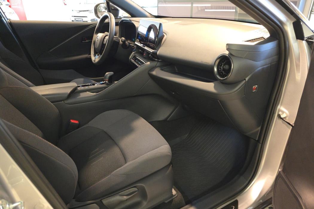 TOYOTA C-HR 2025