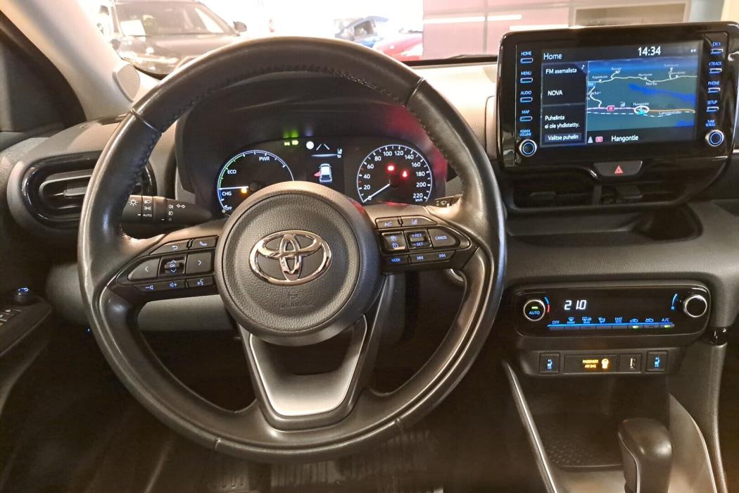 TOYOTA Yaris 2021
