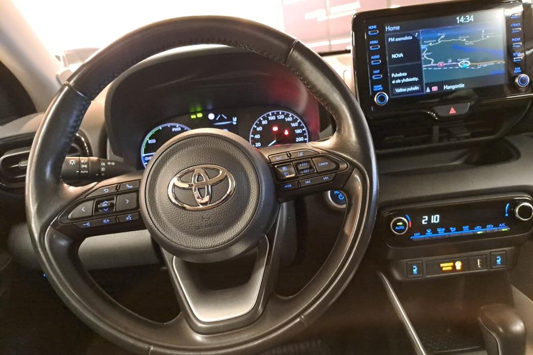 TOYOTA Yaris 2021
