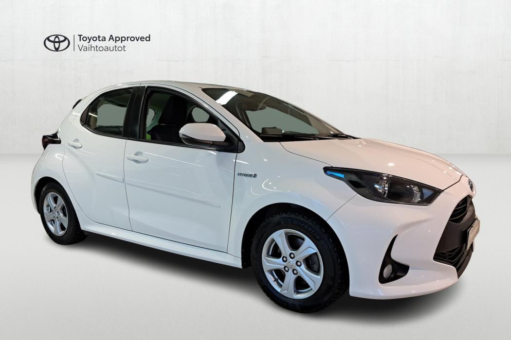 TOYOTA Yaris 2021