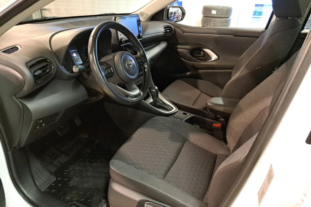 TOYOTA Yaris 2021